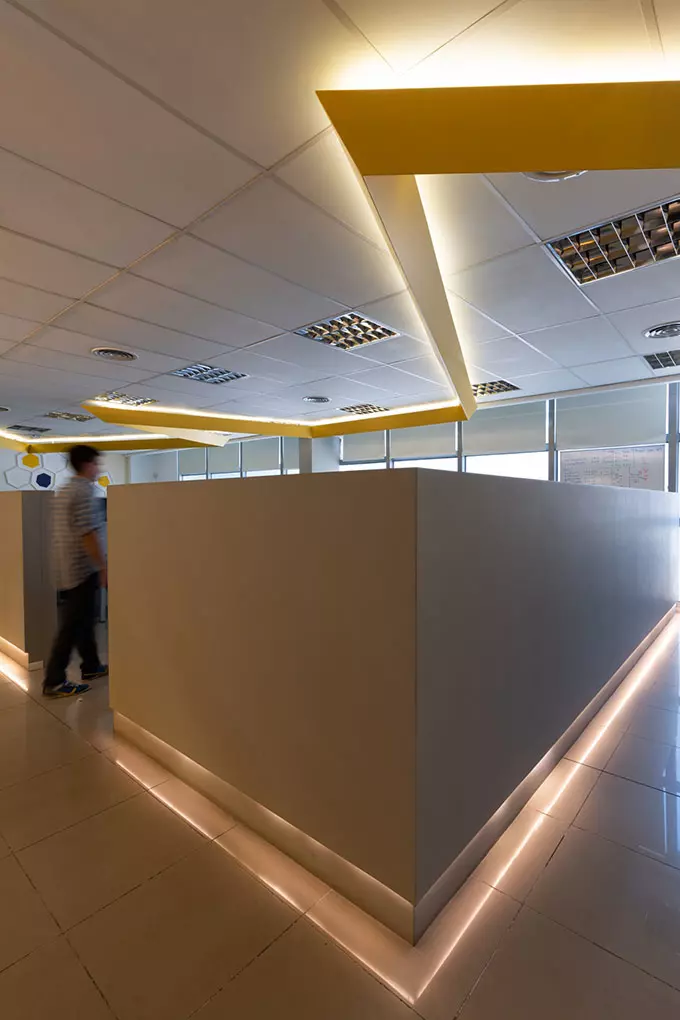 Văn phòng màu vàng của Ascentio được tối ưu diện tích không gian hợp lý