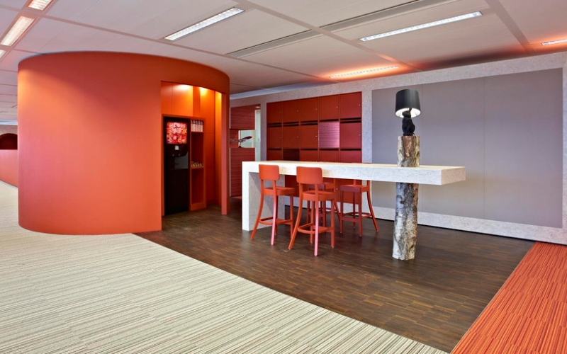 Ứng dụng kích thước tương phản trong thiết kế văn phòng (Nguồn: Office Snapshots)
