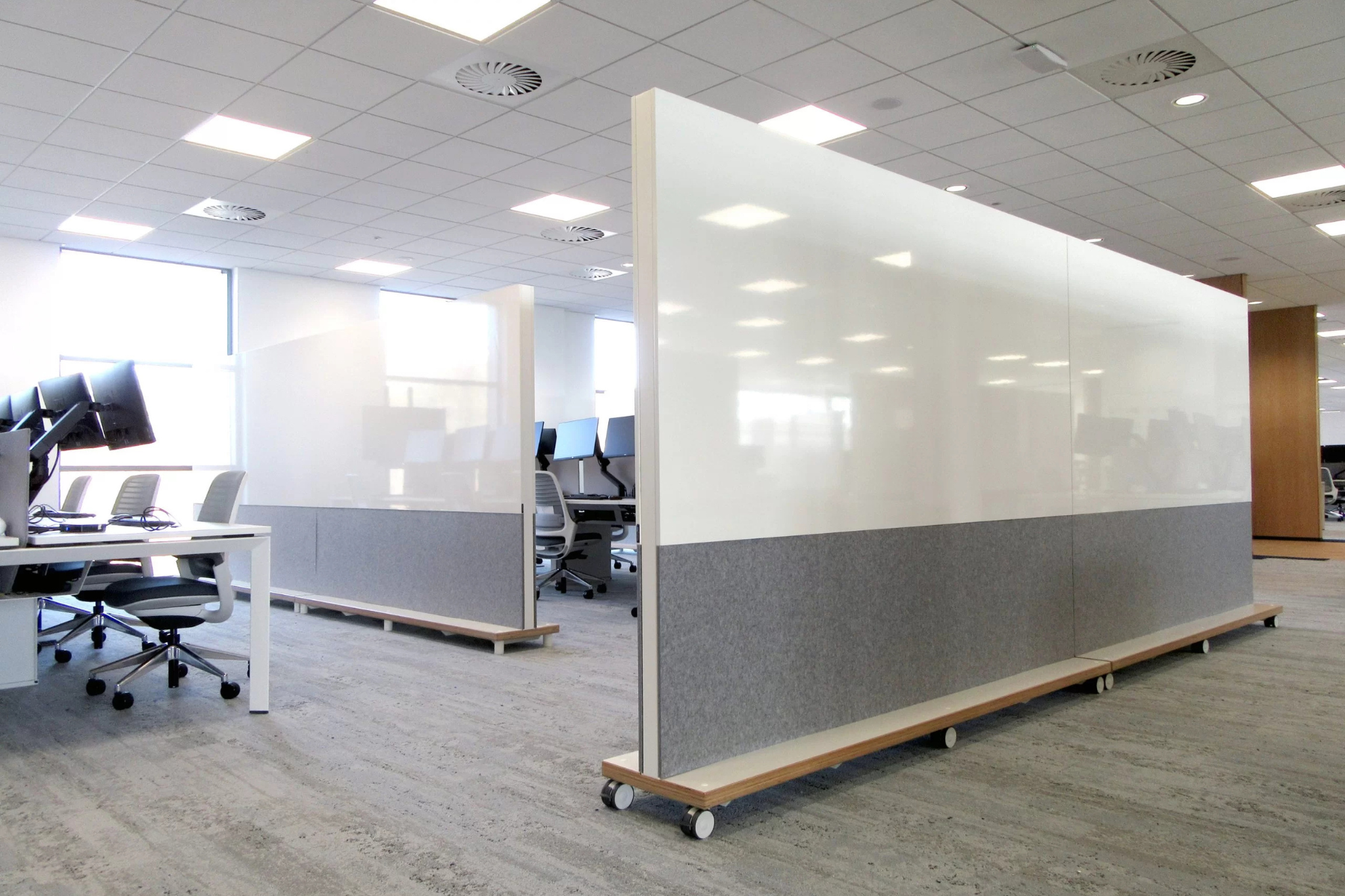 Trần tiêu âm + nội thất mềm